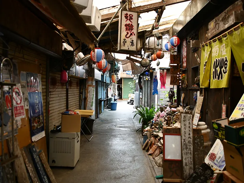 昼の栄町市場