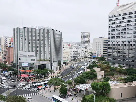 県庁前駅周辺の街並み